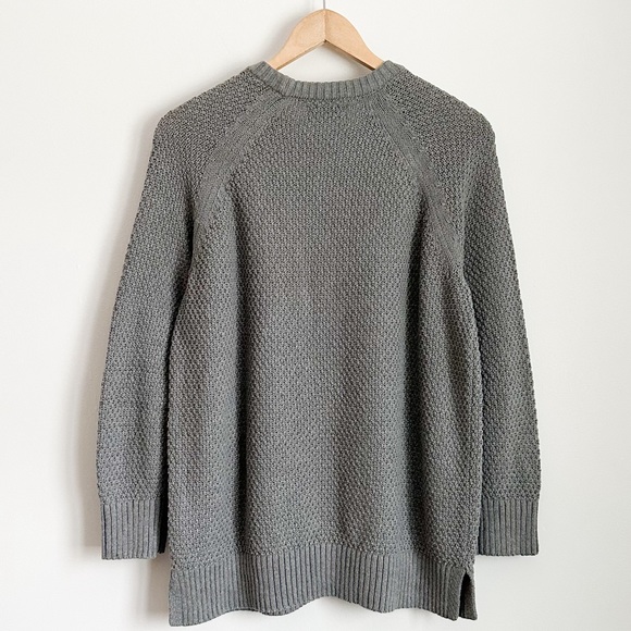 Old Navy grey waffle textured knit sweater - Picture 3 of 7